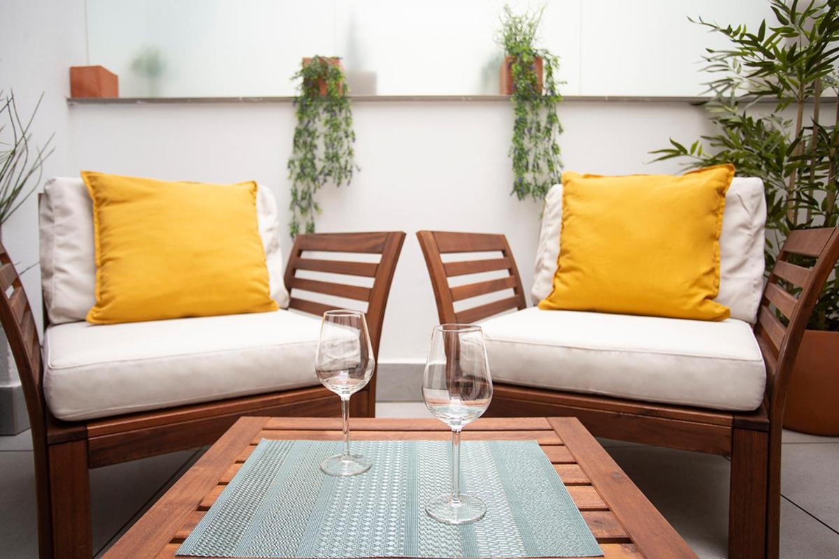 Apartamentos Bajeles Sevilla Urban Exterior foto